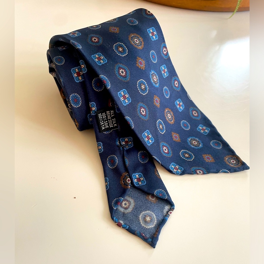 Silk Berg and Berg Tie
